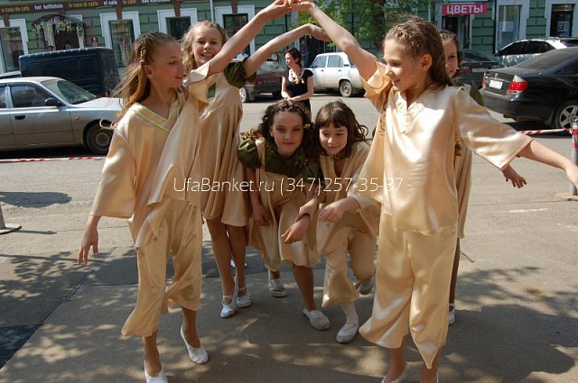 Ветераны Ленинского района г. Уфы в кафе "LA RUCHE" на вечере, посвящённому 65-летию со дня Победы